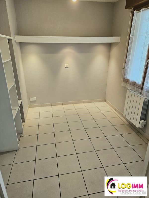 Appartement à louer, 33m², Maing