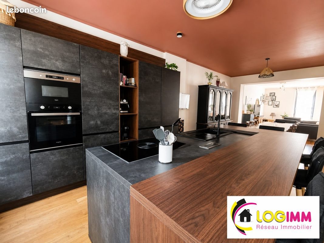 Maison à vendre, 340m², Solesmes