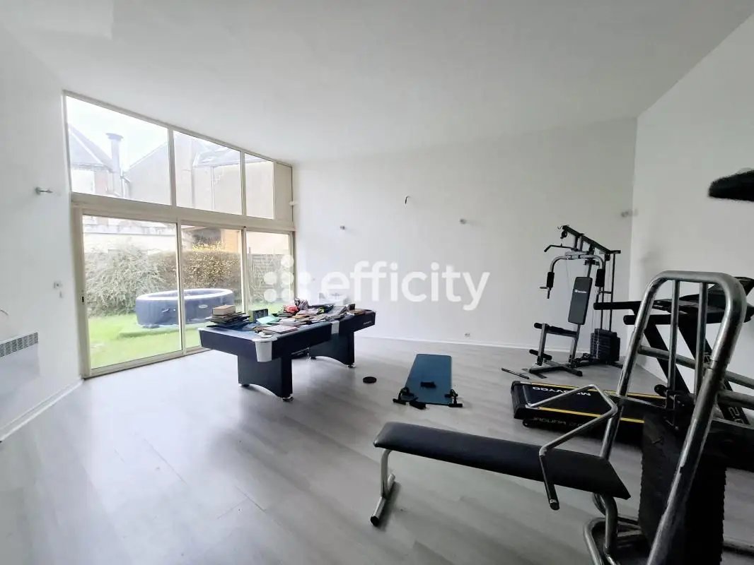 Maison à vendre, 241m², La Loupe