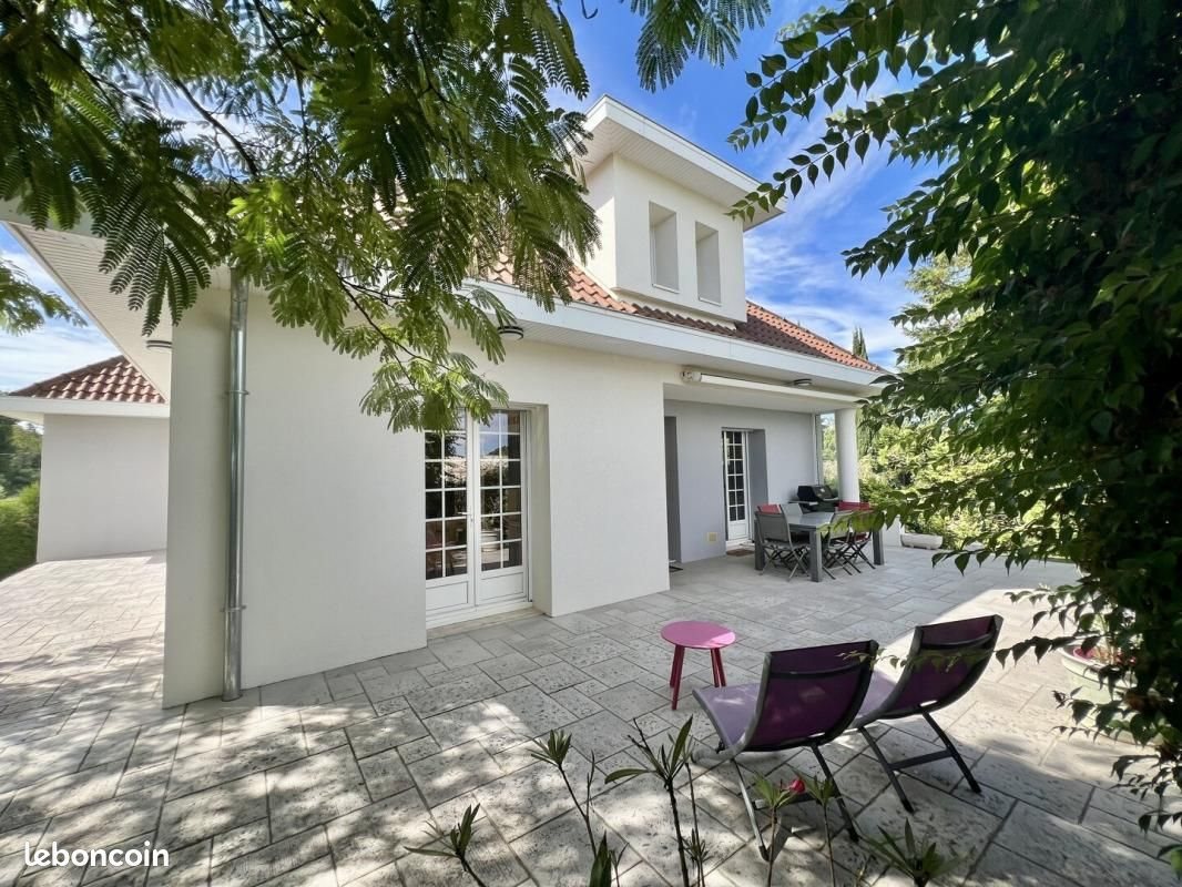 Maison à vendre, 243m², Charnay-lès-Mâcon