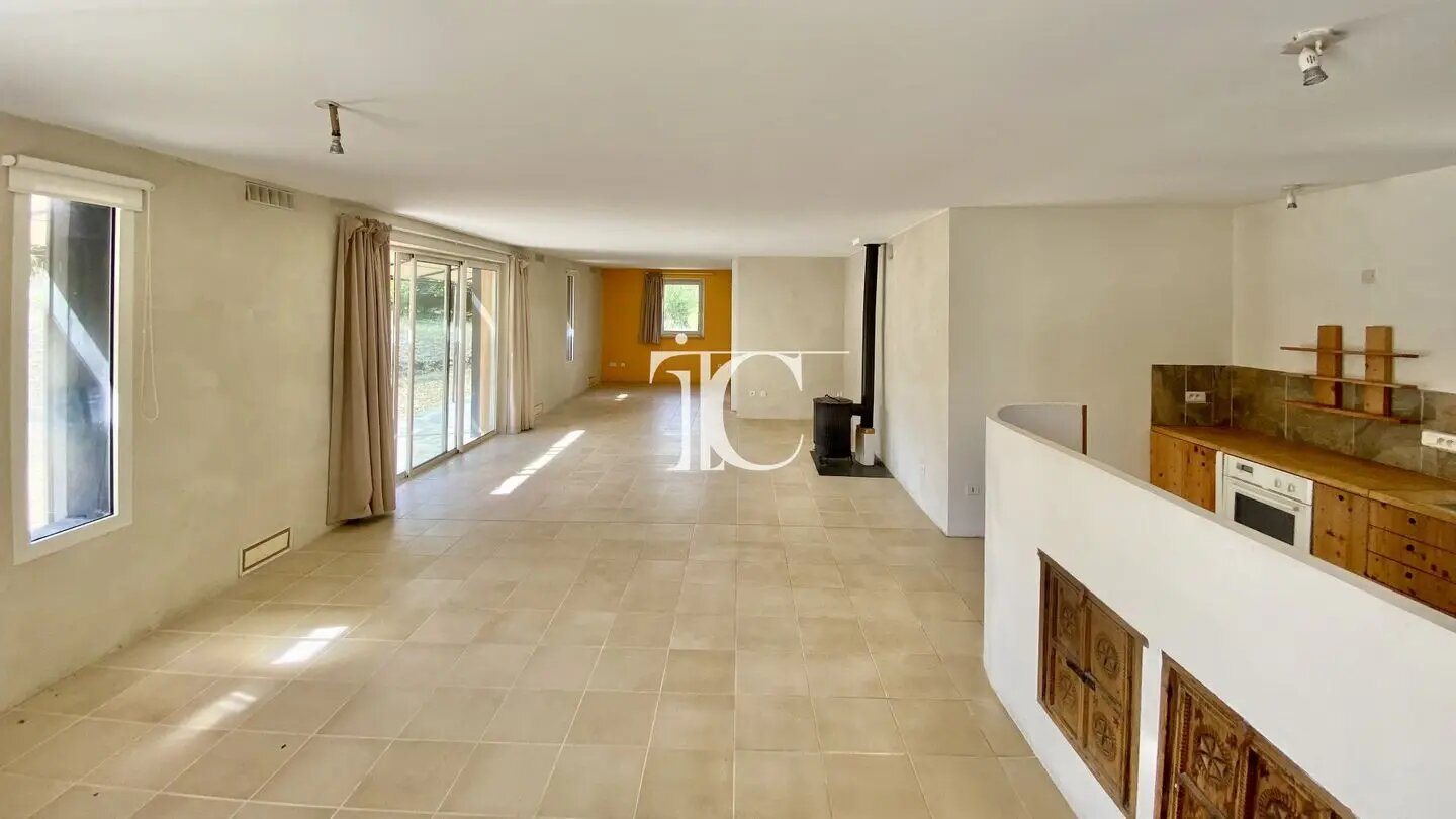 Maison à vendre, 180m², Lussan