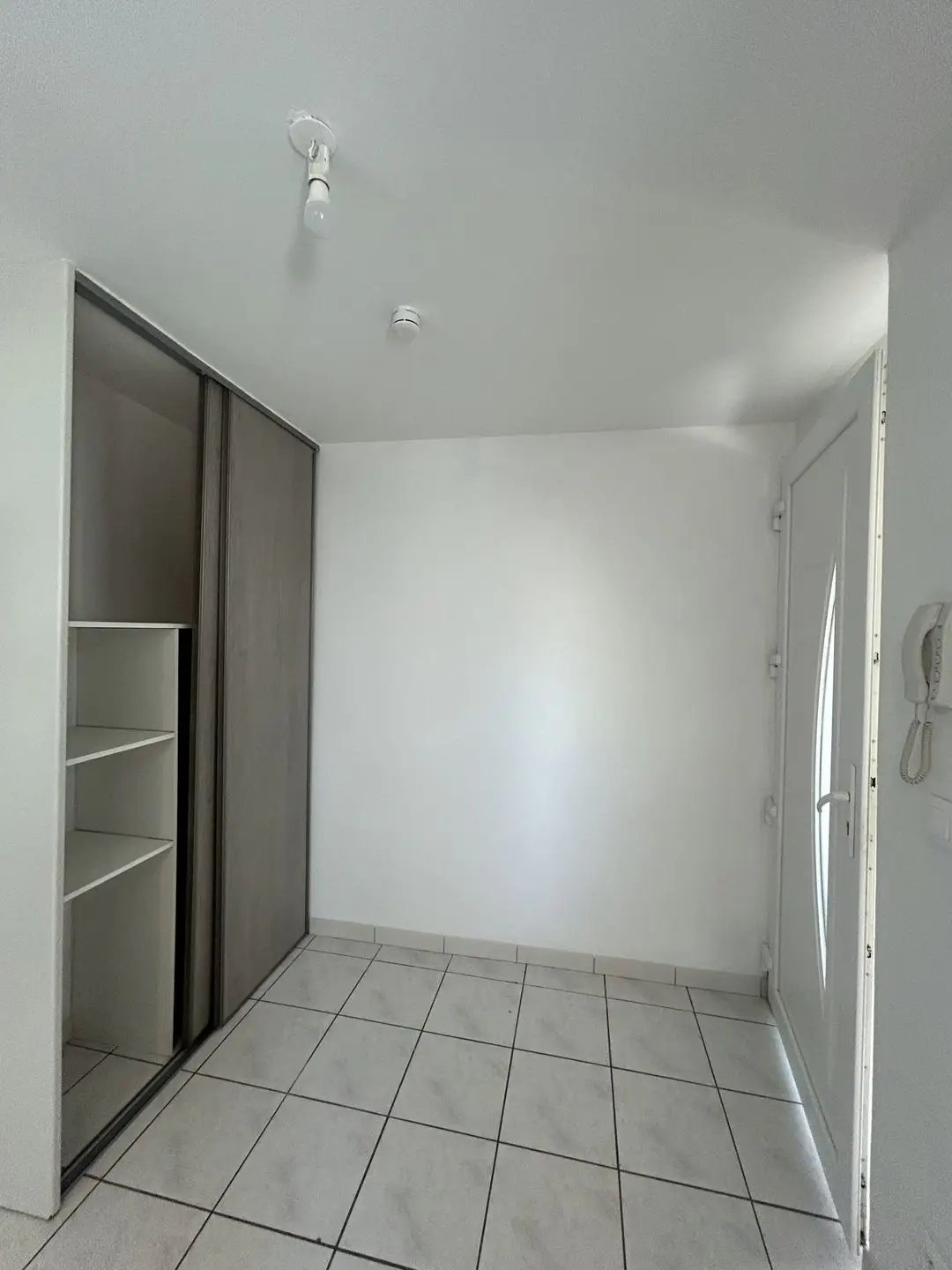 Appartement à louer, 25m², Saintes