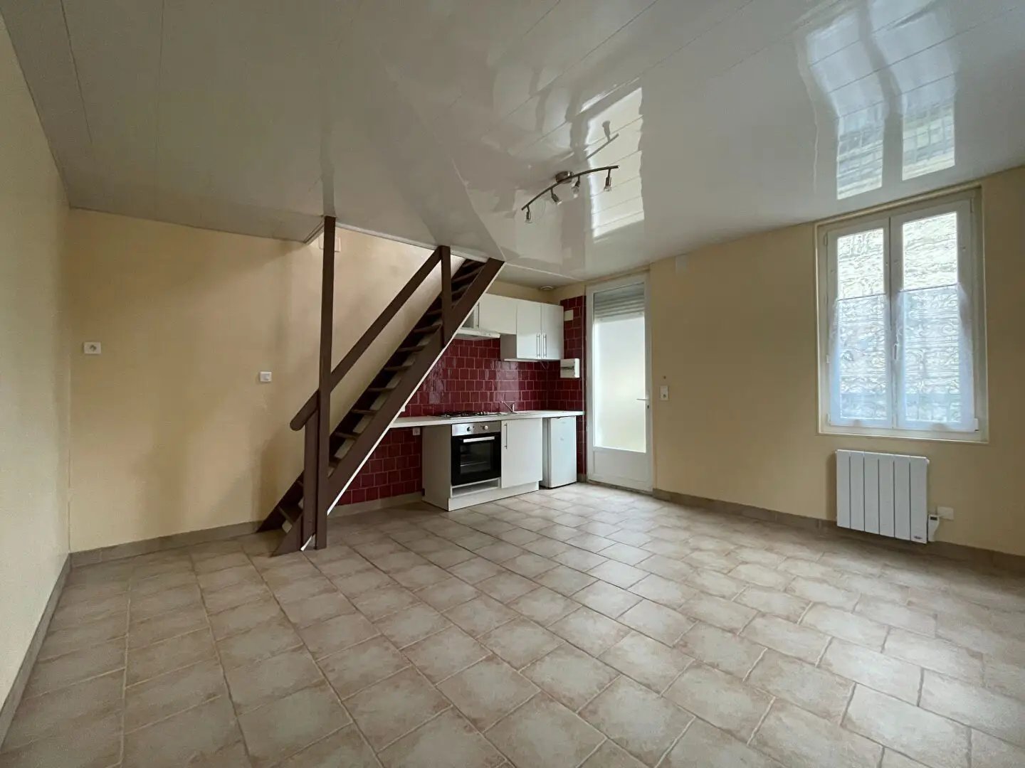 Maison à louer, 38m², Saintes