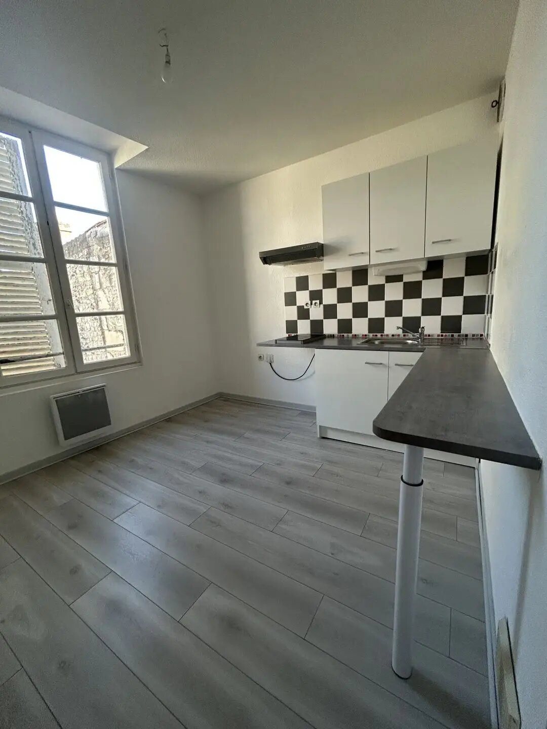 Appartement à louer, 25m², Saintes