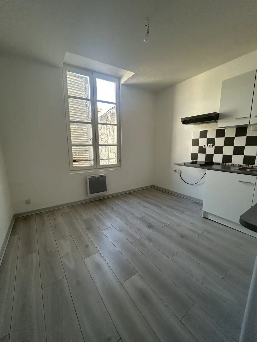Appartement à louer, 25m², Saintes