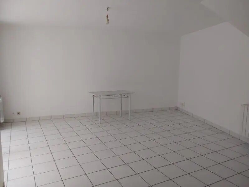 Appartement à louer, 62m², Saintes