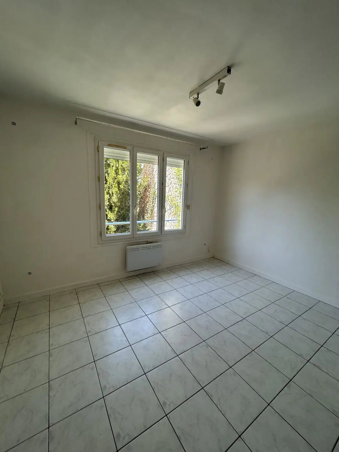 Appartement à louer, 29m², Saintes