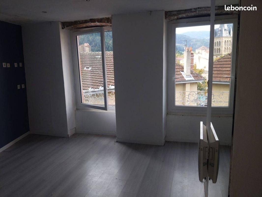 Maison à vendre, 108m², Bourg-Argental