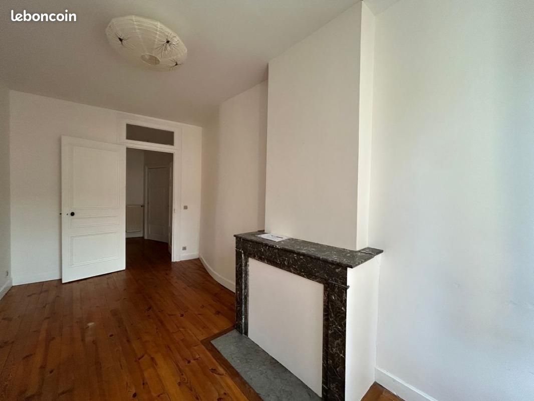 Appartement à louer, 65m², Bourg-Argental