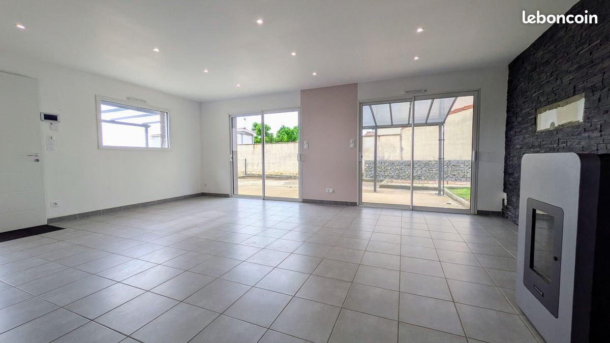 Maison à vendre, 106m², Charnas
