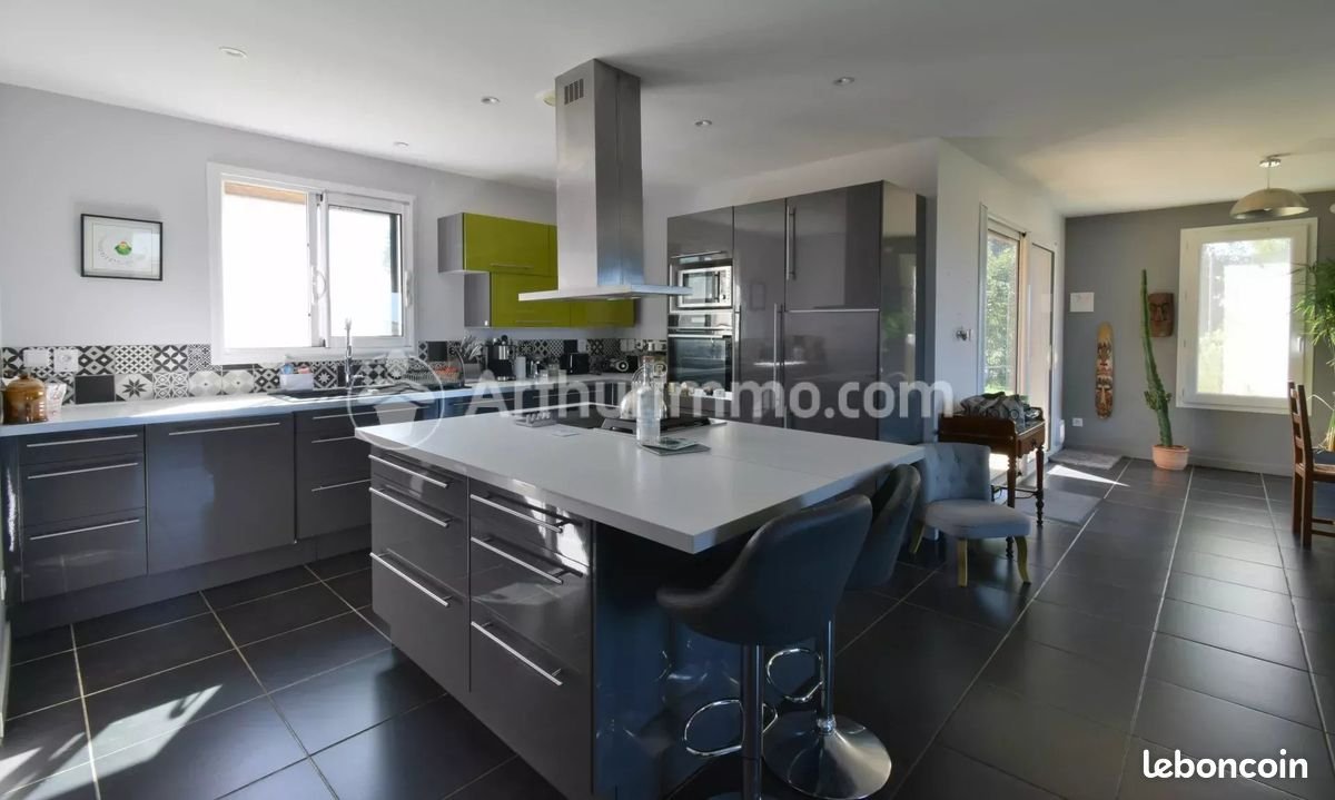 Maison à vendre, 135m², Teulat