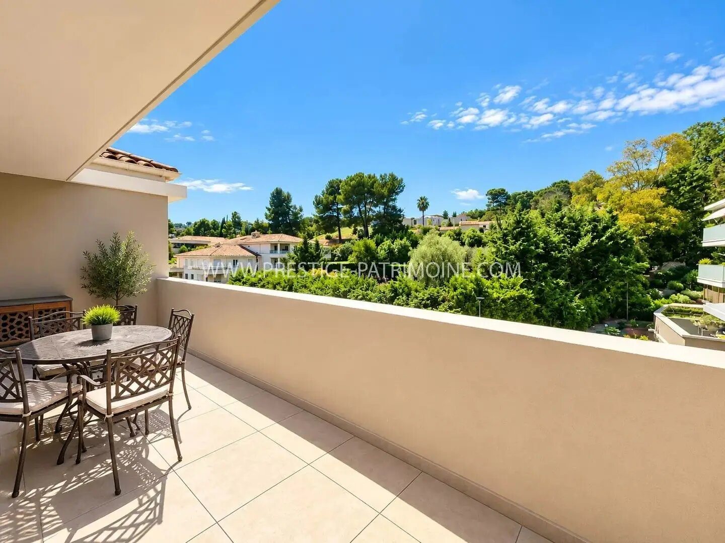 Appartement à louer, 29m², Mougins