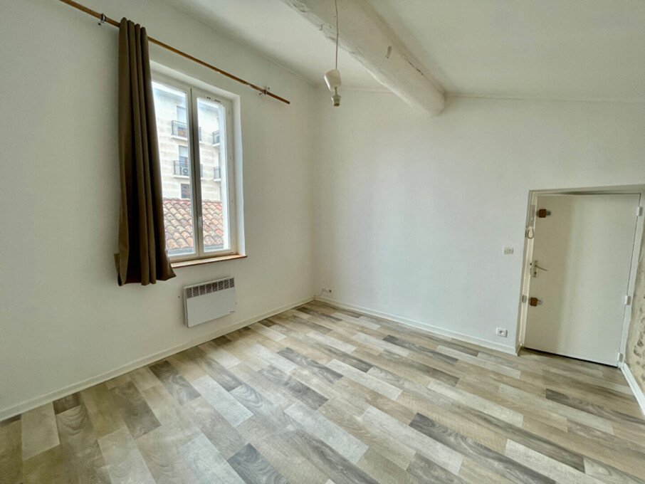 Appartement à louer, 23m², Nîmes