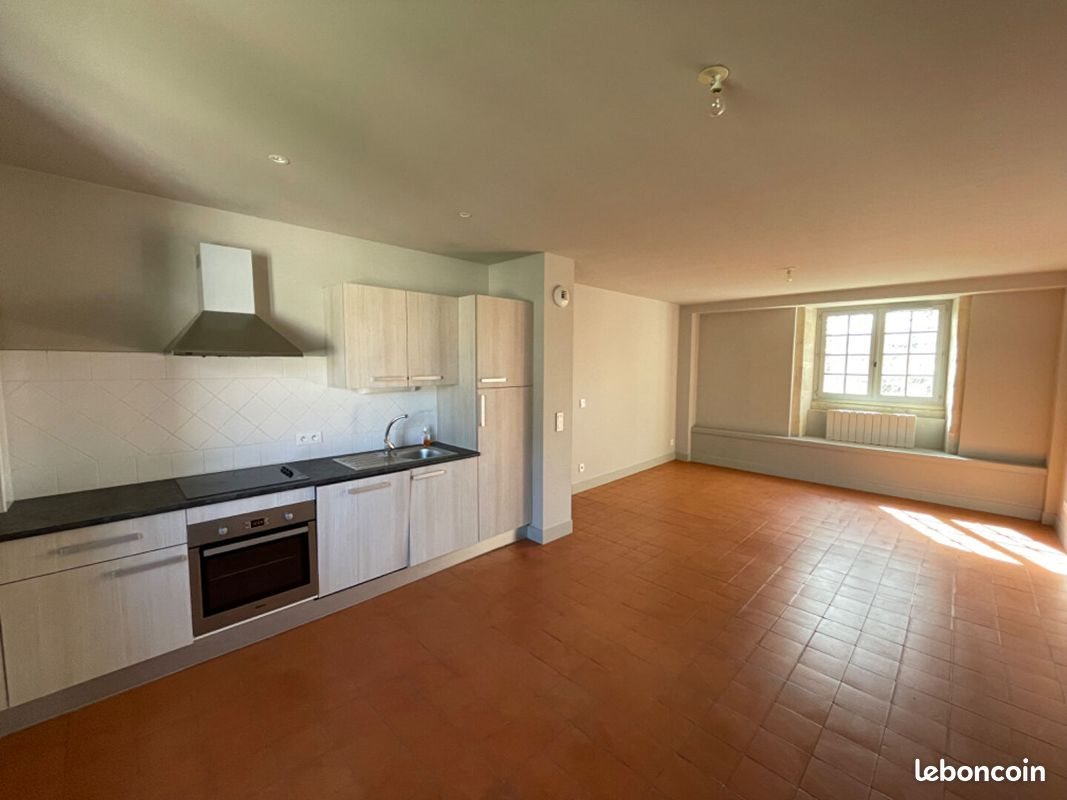 Appartement à louer, 80m², Nîmes