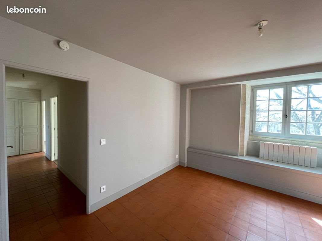 Appartement à louer, 80m², Nîmes
