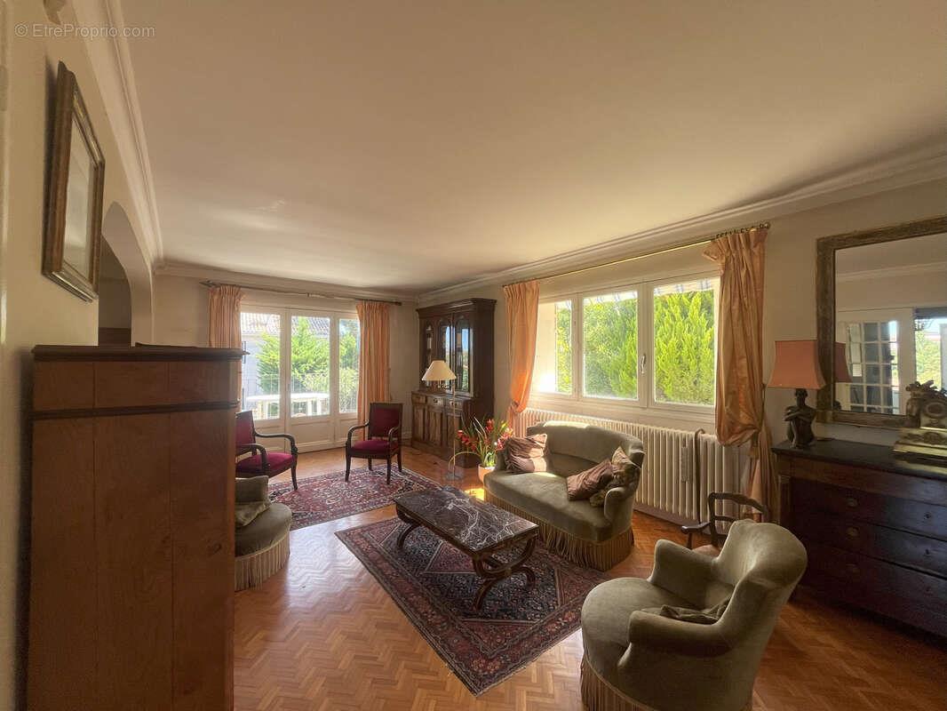 Maison à vendre, 220m², Auch