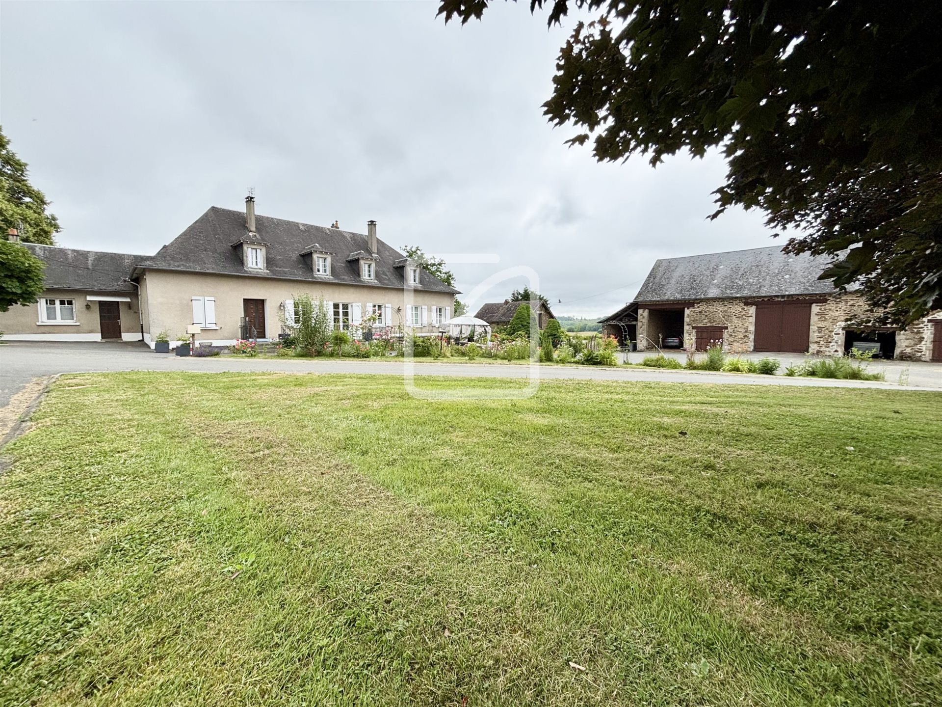 Maison à vendre, 261m², Arnac-Pompadour