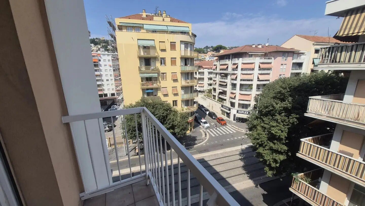 Appartement à louer, 76m², Nice