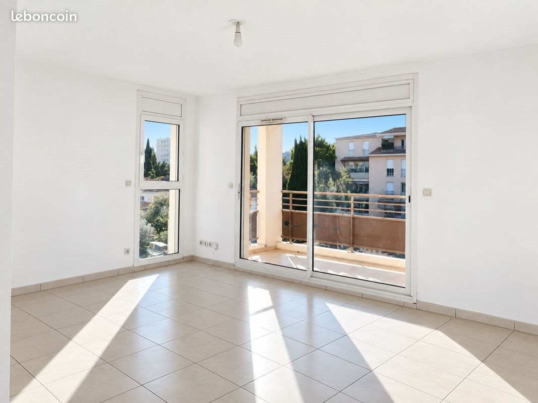 Appartement à louer, 72m², Marseille 8ème