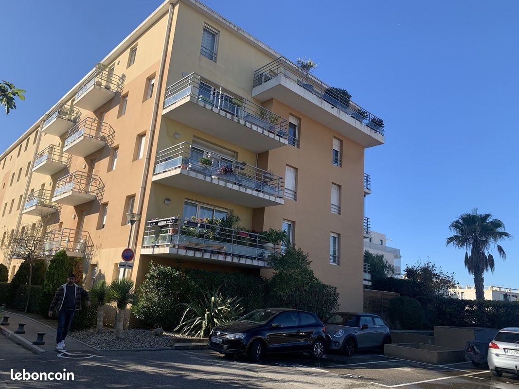Appartement à louer, 45m², Marseille 8ème