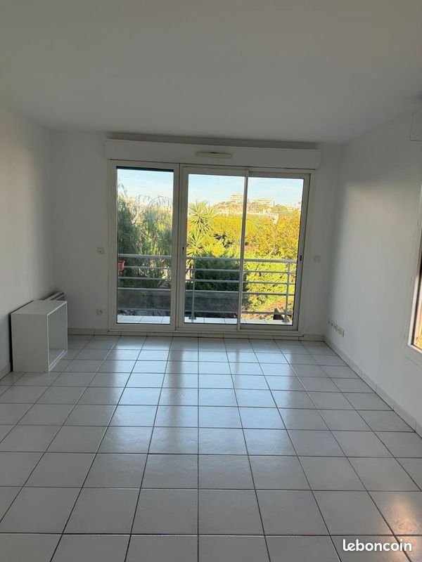 Appartement à louer, 45m², Marseille 8ème