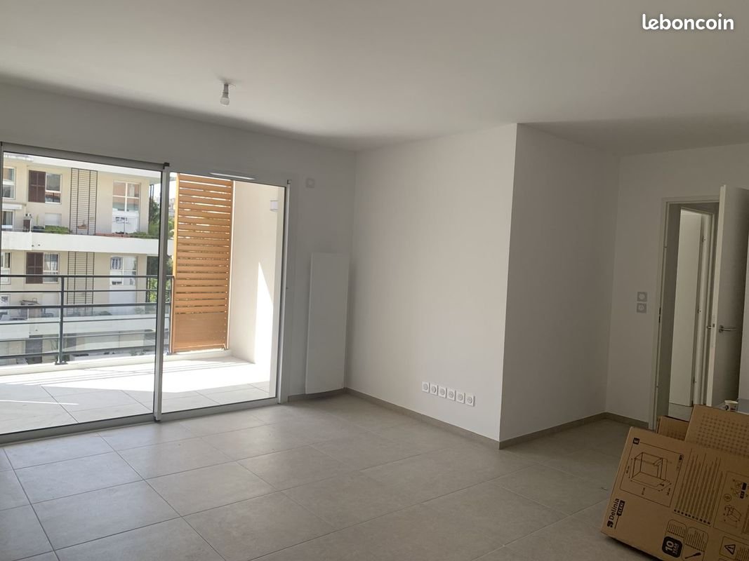 Appartement à louer, 73m², Marseille 8ème