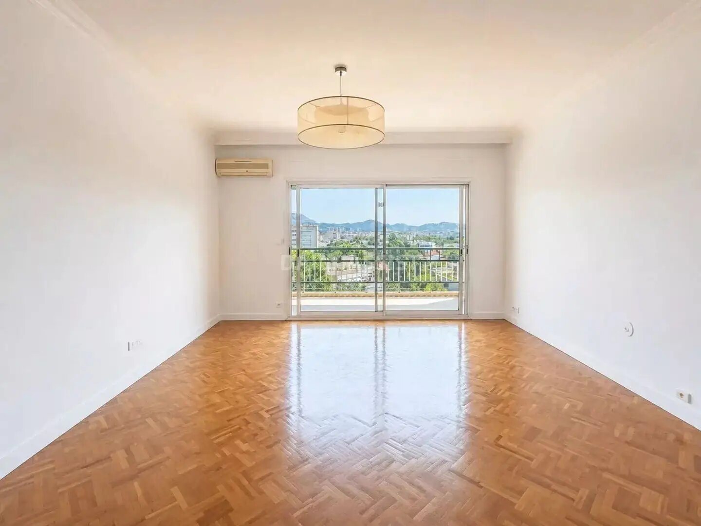 Appartement à louer, 93m², Marseille 8ème