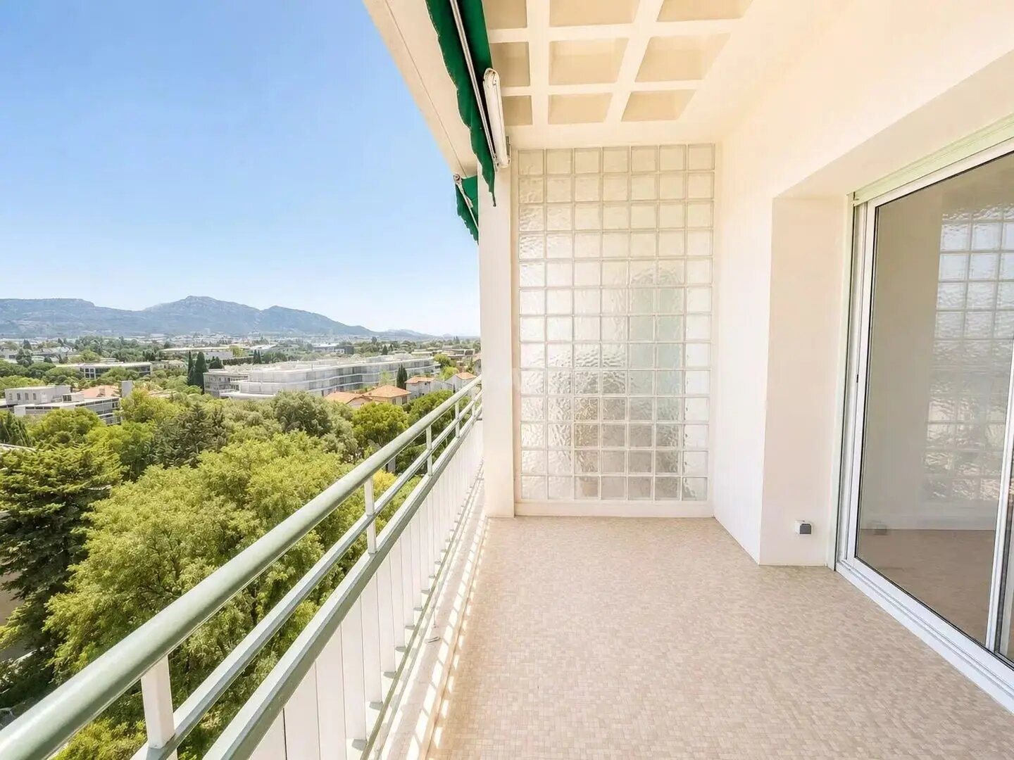 Appartement à louer, 93m², Marseille 8ème