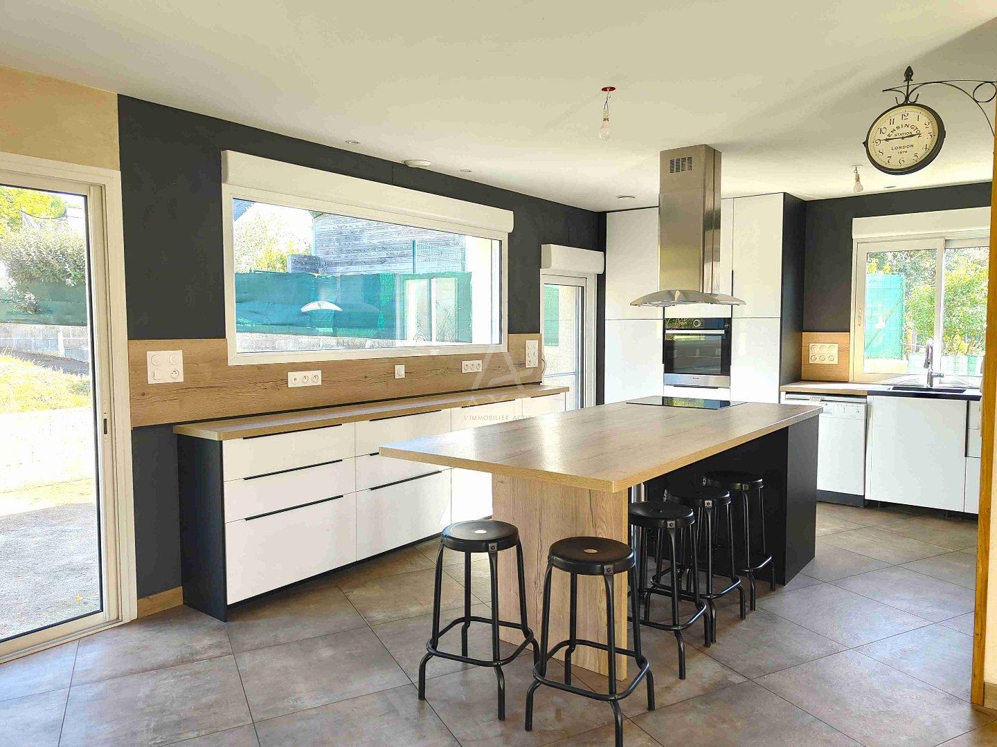 Maison à vendre, 136m², La Chapelle-Saint-Laud