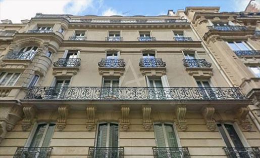 Appartement 4 pièces 159 m² · à Paris 16ème · 159 m² · 2 210 000 €