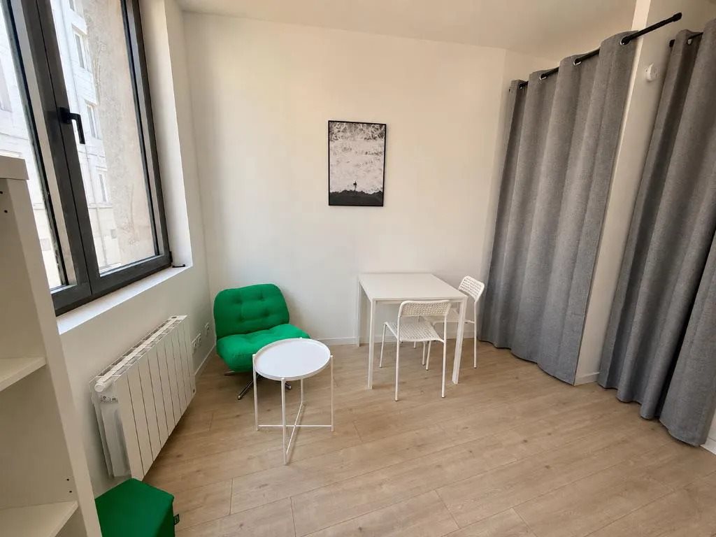 Appartement à louer, 27m², Saint-Etienne
