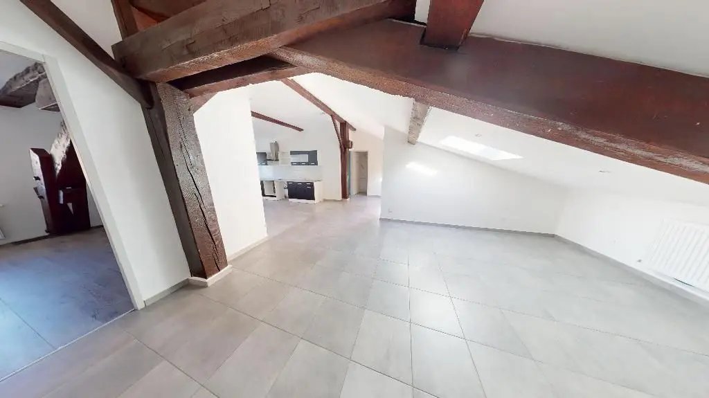 Appartement à louer, 70m², Unieux