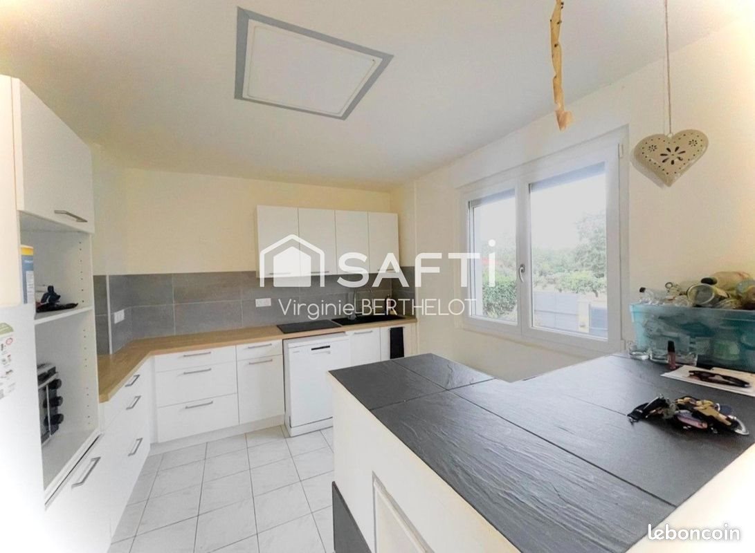 Maison à vendre, 137m², Azay-le-Brûlé