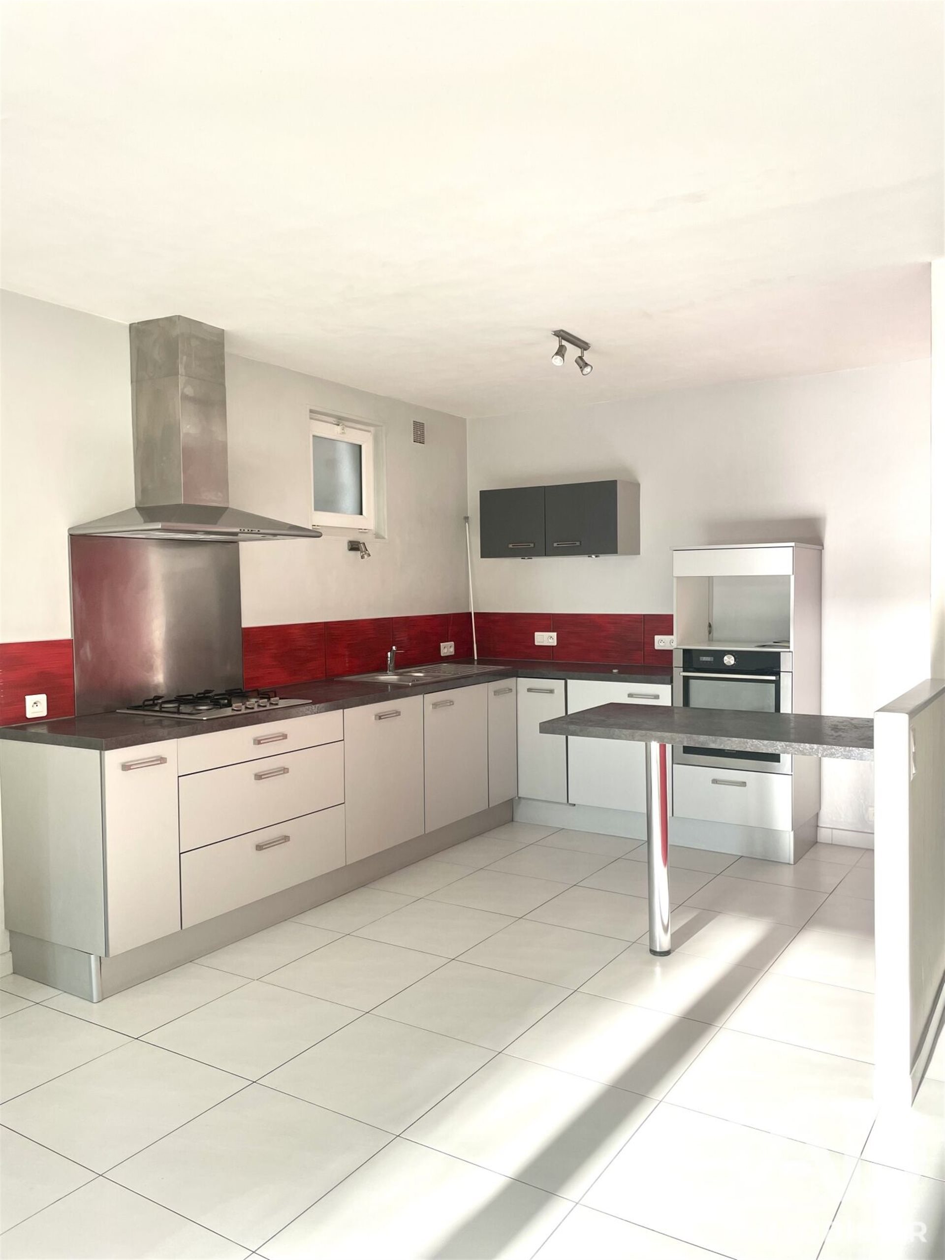 Maison à vendre, 92m², Saintes