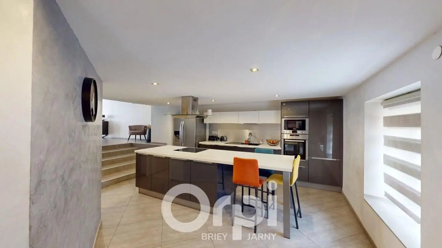 Maison à vendre, 243m², Avril