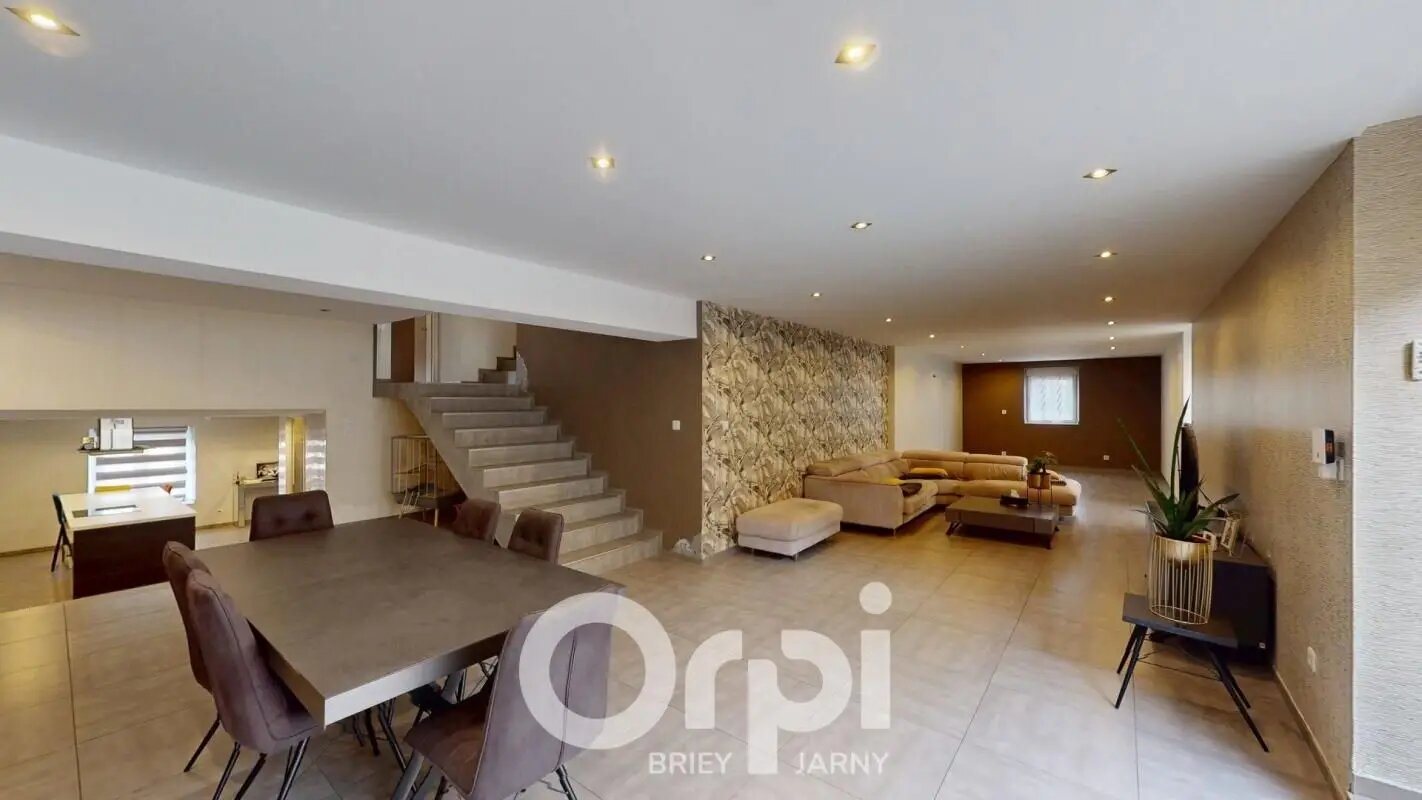 Maison à vendre, 243m², Avril