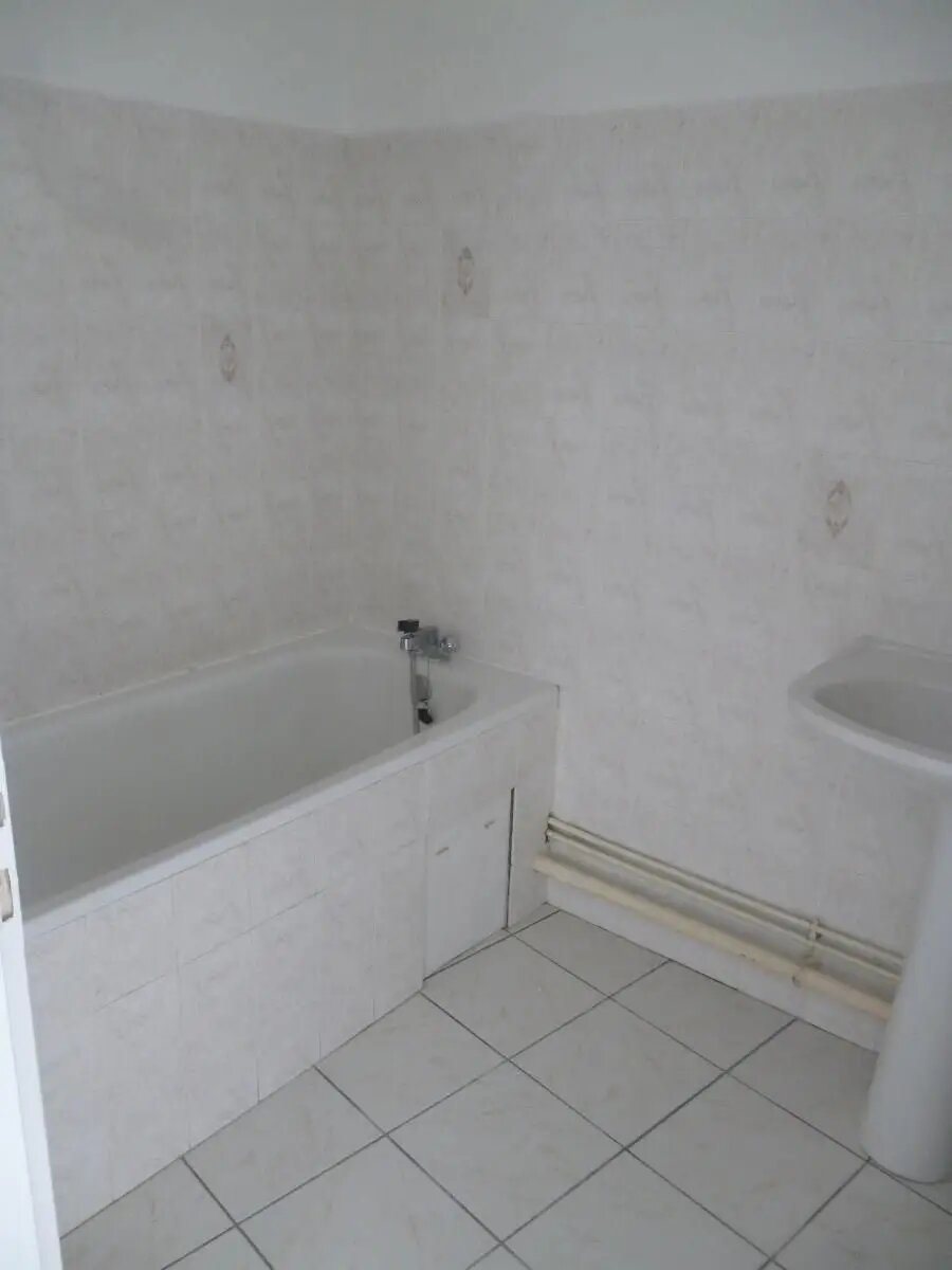 Appartement à louer, 40m², Pont-Evêque