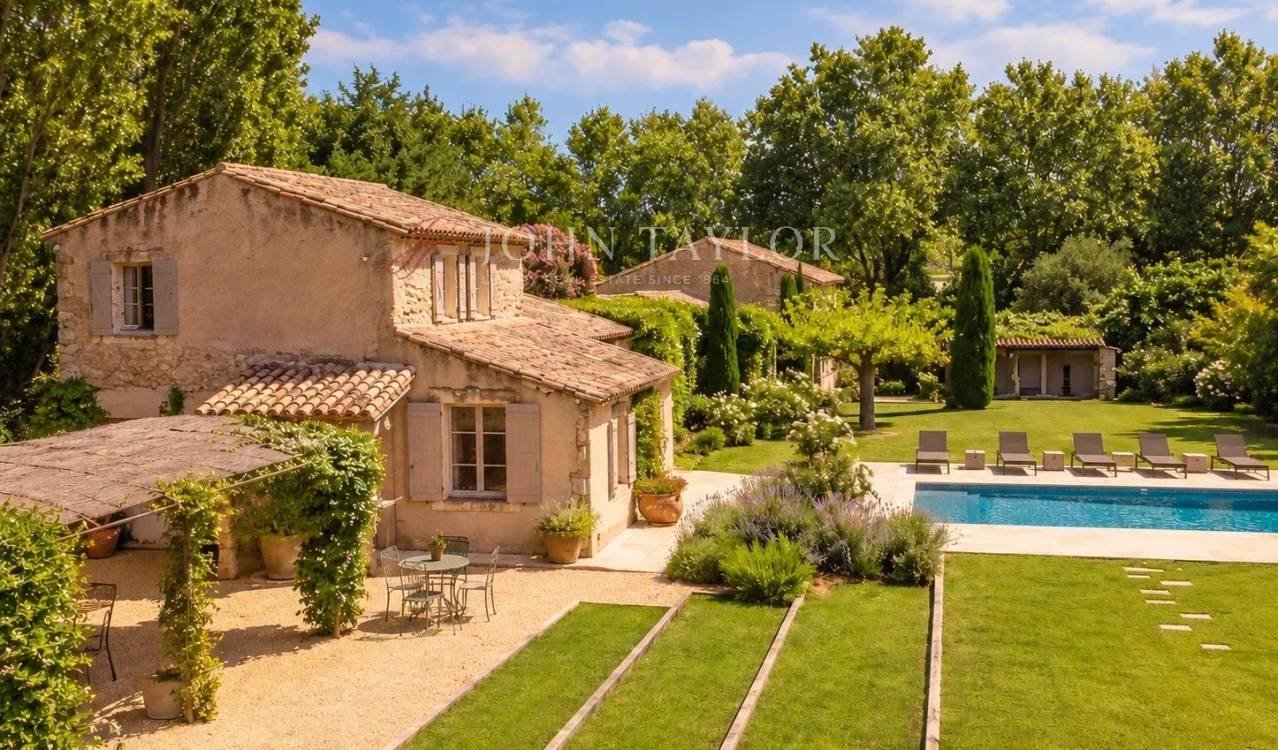 Maison à vendre, 320m², Eygalières