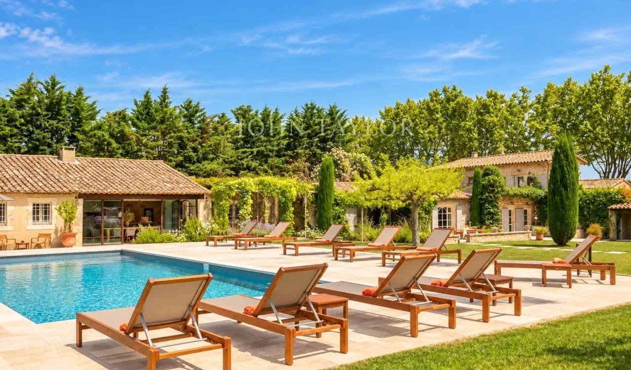 Maison à vendre, 320m², Eygalières