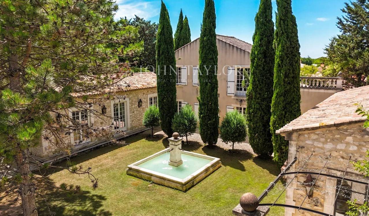 Maison à vendre, 330m², Eygalières