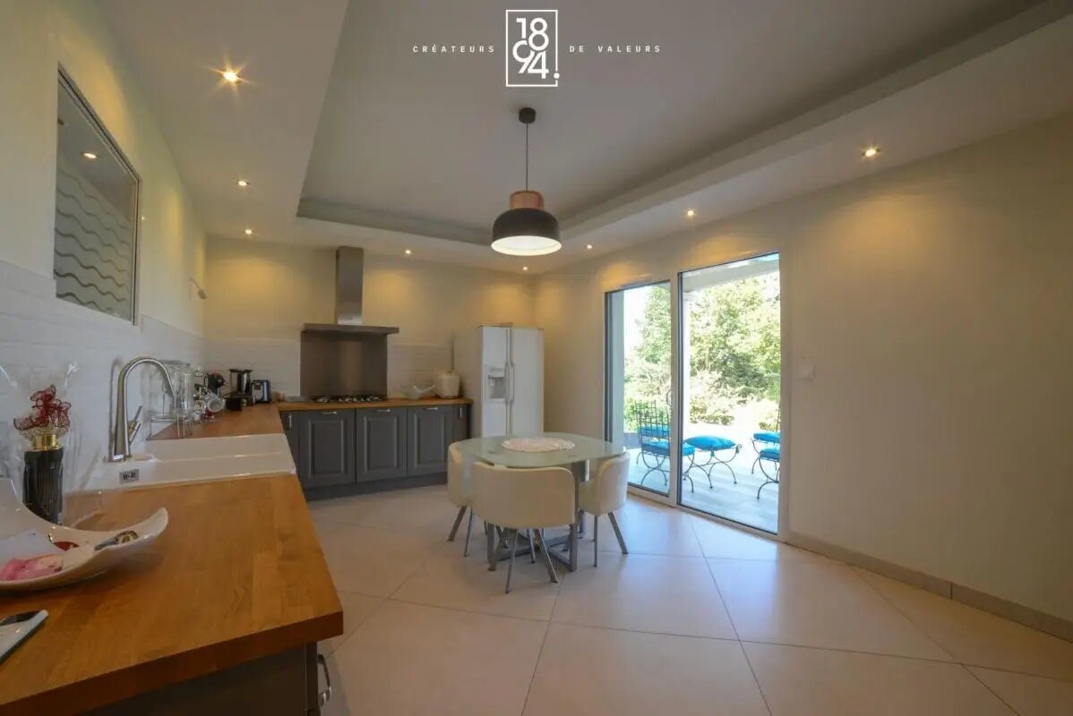 Maison à vendre, 161m², Jayat