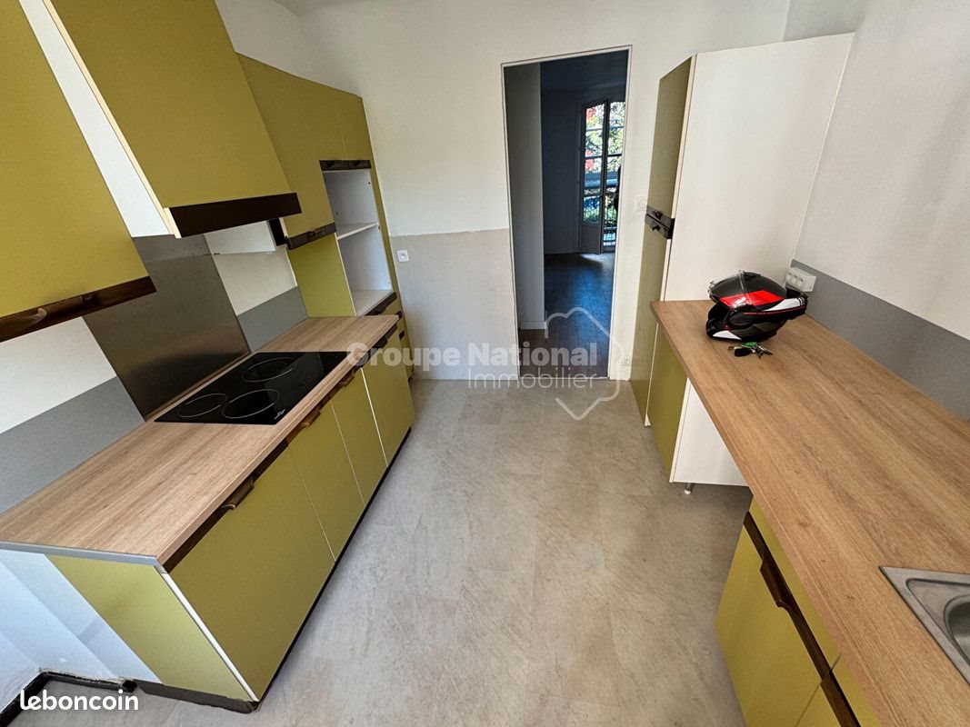 Appartement à louer, 69m², Saint-Chamas