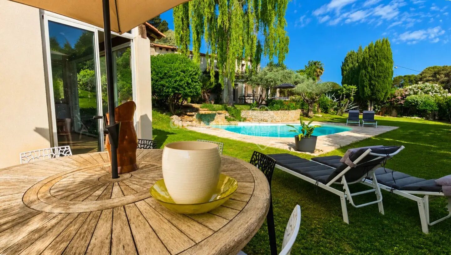 Maison à vendre, 241m², Saint-Mitre-les-Remparts