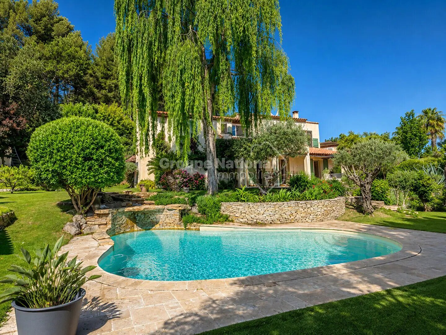 Maison à vendre, 241m², Saint-Mitre-les-Remparts