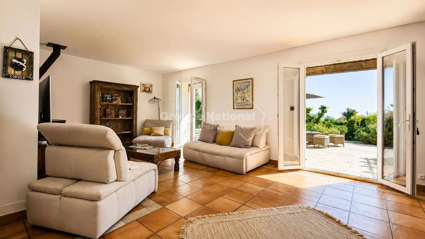 Maison à vendre, 241m², Saint-Mitre-les-Remparts
