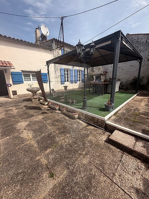 Maison à vendre, 145m², Pisany