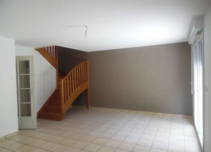 Maison à louer, 82m², Lafox