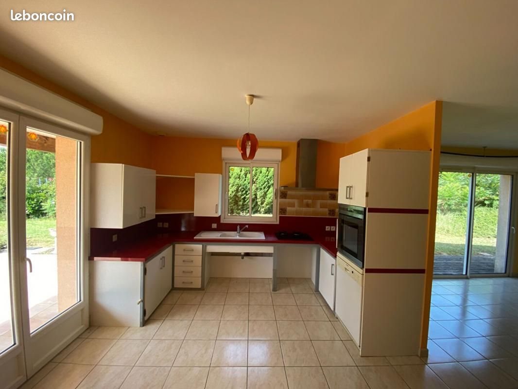 Maison à louer, 111m², Laplume