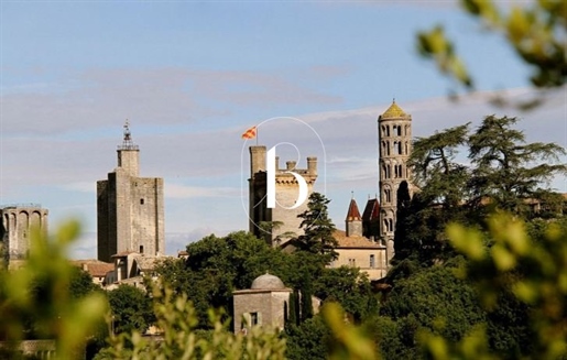 Cave · à Uzès · 55 000 €