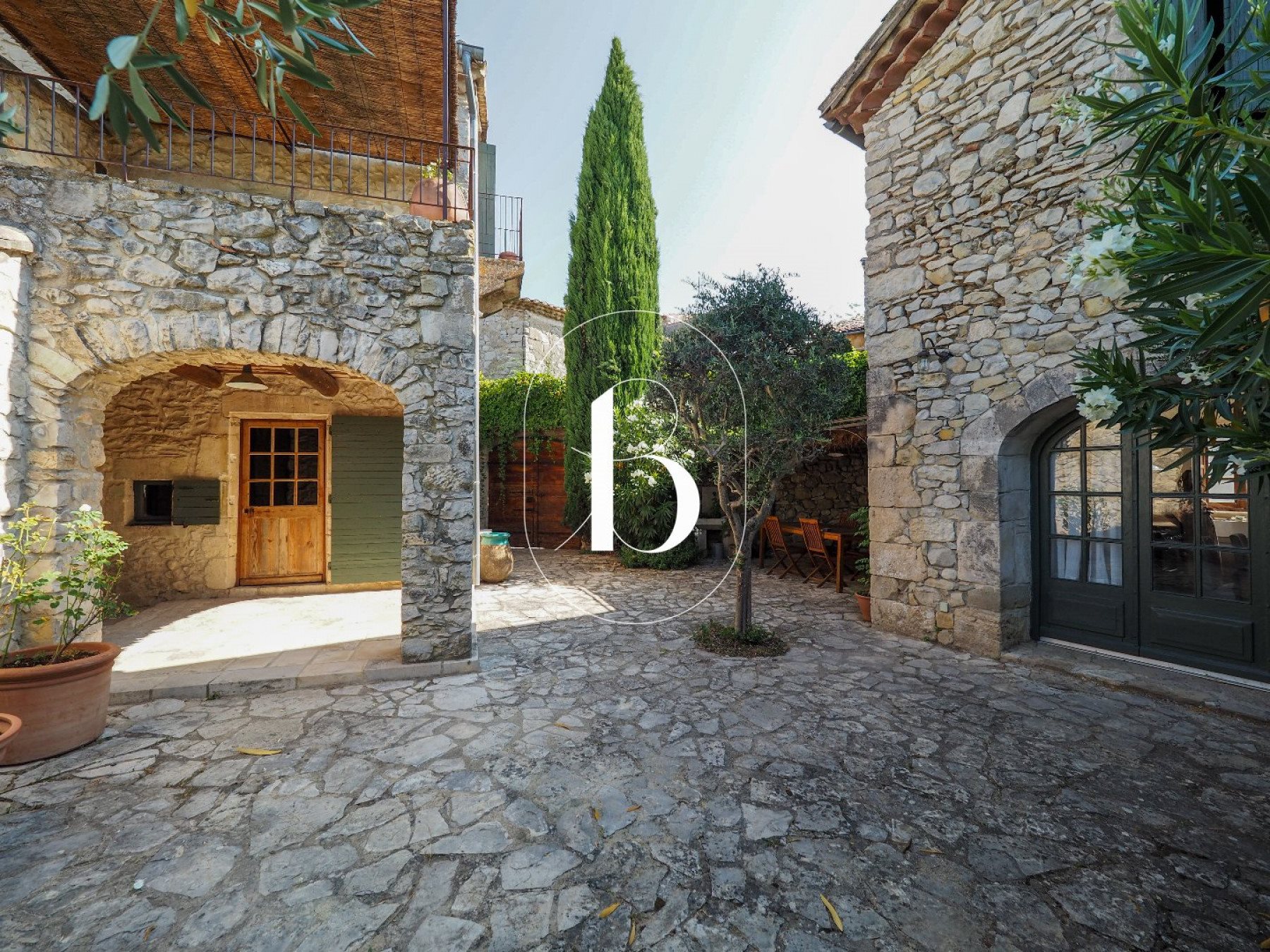 Maison à vendre, 125m², Lussan